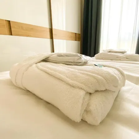 Apartment 210 Lux Furnished Flat Beaufort