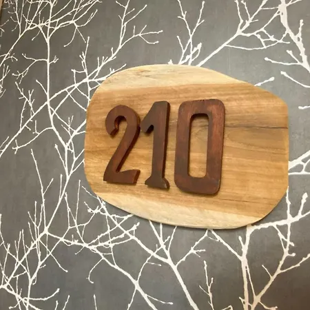 210 Lux Furnished Flat * Beaufort